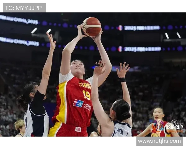 中国女篮昆明集训两大巨塔张子宇韩旭联手争辉引关注 中国女篮昆明集训两大巨塔张子宇韩旭联手争辉引关注