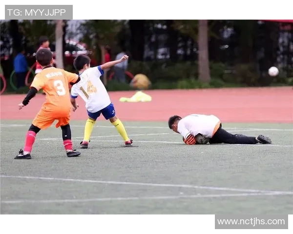 足球如同人生旅途中的一场精彩冒险充满挑战与激情