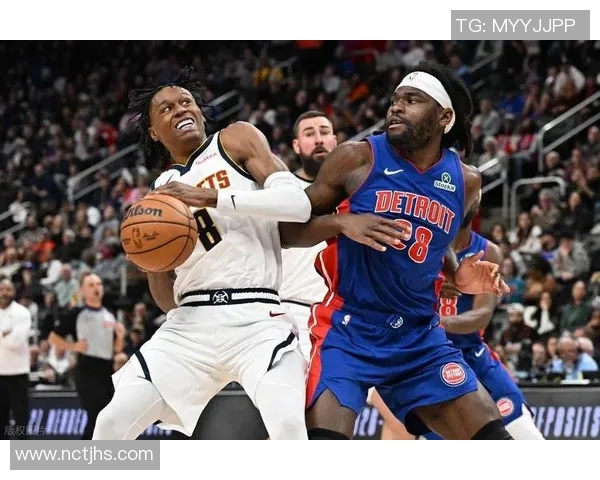 活塞与雷霆激战正酣球迷期待精彩对决与逆转时刻